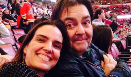 Faustão faz aparição surpresa no SBT para homenagear esposa no Dia das Mães