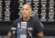 Interino, Felipe dispara sobre zagueiro do Vasco: "Eu não gosto"