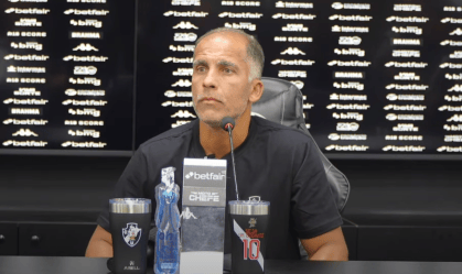 Felipe, técnico interino do Vasco, durante entrevista coletiva