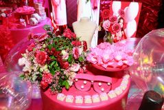 Deolane Bezerra comemorou o aniversário de nove anos da filha com o tema &quot;pink party&quot;