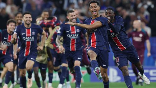 Jogadores do PSG comemoram goleada sobre a Inter de Milão na final da Champions League