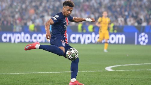 Doué chuta para marcar o segundo gol do PSG sobre a Inter