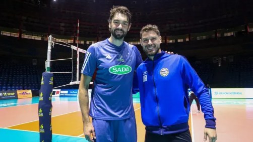 Lucão e Bruninho no ginásio do Ibirapuera antes da final entre Cruzeiro e Campinas