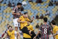 Fluminense vira sobre o Sport com gol no fim e volta a vencer no Brasileiro