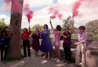 "Fumaça rosa": Ativistas protestam a favor de mulheres padres em Roma