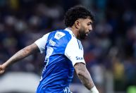 Torcida do Cruzeiro xinga Dudu e exalta Gabigol durante vitória no Mineirão