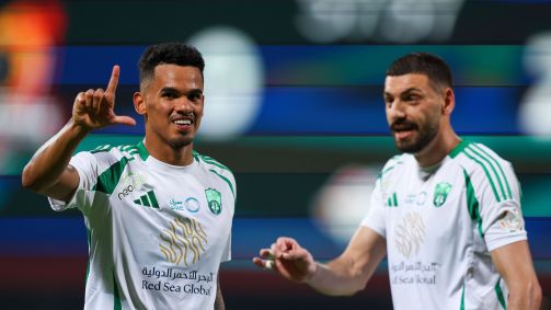 Galeno comemora o primeiro gol do Al-Ahli na final da Champions da Ásia