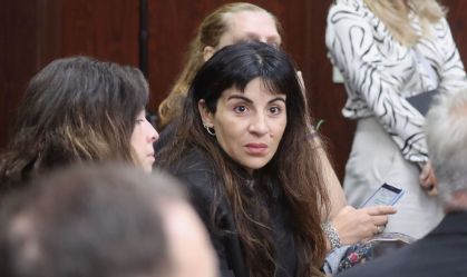 Filha de Maradona depõe por 7 horas e critica última internação do pai
