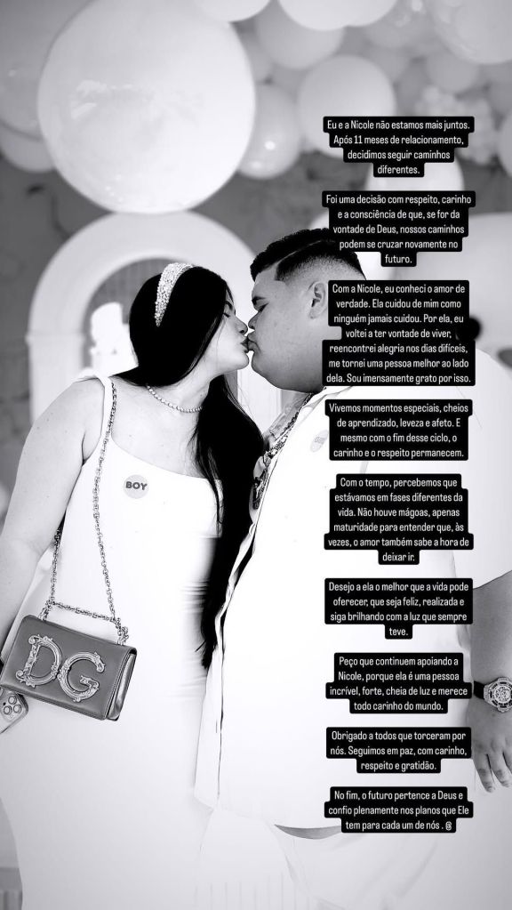 Gordão da XJ anuncia fim do namorado com Nicolle Caroline