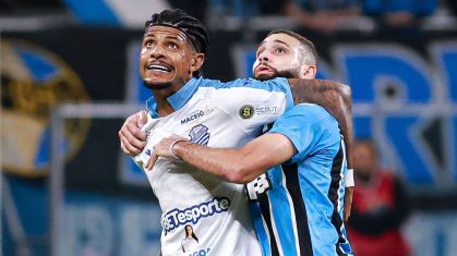 Lance de Grêmio x CSA, pela Copa do Brasil