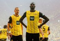 Dortmund vence Holstein Kiel e se classifica para próxima Champions League