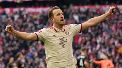 Harry Kane comemor gol pelo Bayern de Munique