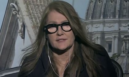 Após conclave, Ilze Scamparini curte férias no Brasil: "Festinha junina"