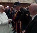 Papa Leão XIV se reúne com funcionários do Vaticano pela primeira vez