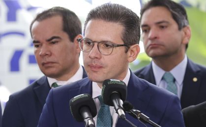 Dizer que as coisas não andam por causa de emenda não é verdade, diz Hugo | CNN Brasil