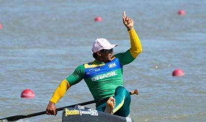 Isaquias Queiroz conquista ouro na Copa do Mundo de canoagem velocidade