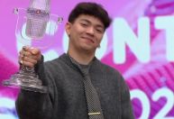 Treinamento vocal é igual ir à academia, diz vencedor do Eurovision 2025