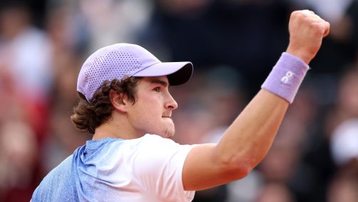João Fonseca in a debut match at Roland Garros