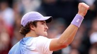 Roland Garros: João Fonseca dá show em estreia e vence top 30 do mundo
