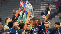 Ronaldinho reage ao título do PSG na Champions League; veja