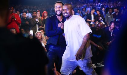 John Legend diz que Kanye West começou a mudar após a morte da mãe