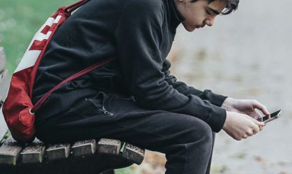 Jovens devem aprender a controlar a atenção deles, diz Jonathan Haidt à CNN