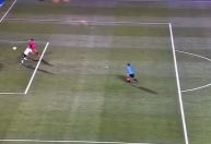 Vídeo: gol contra bizarro marca virada de finalista da Champions da Ásia