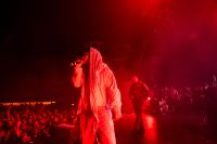 Membro da banda de rap irlandesa Kneecap é acusado de crime de terrorismo