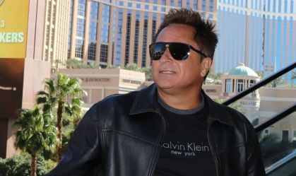 Cantor sertanejo Leonardo