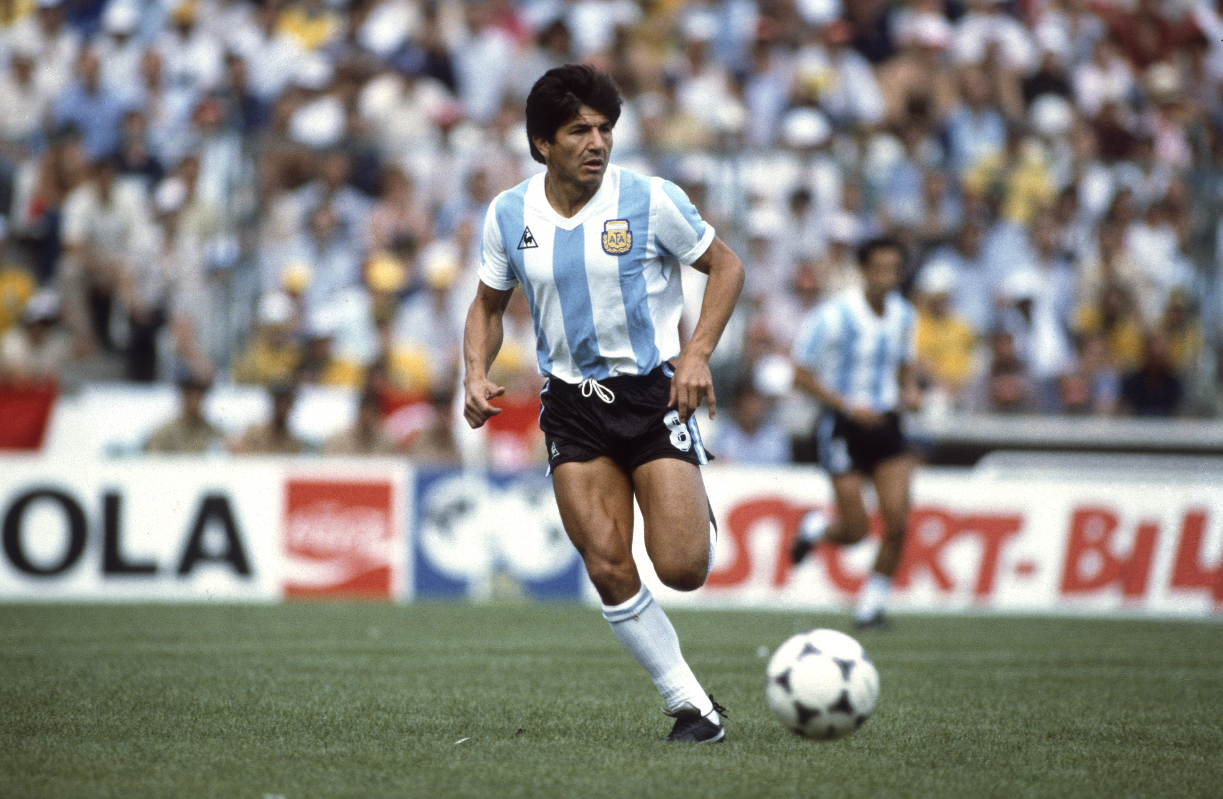 Luis Galván em ação pela Argentina na Copa do Mundo de 1982