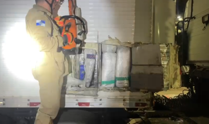 PRF apreende três toneladas de maconha em caminhão frigorífico na Dutra