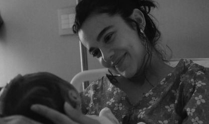 Manu Gavassi comemora 1º Dia das Mães com a filha: "Presente divino"