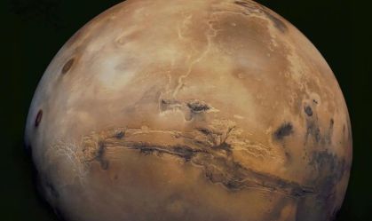 Ondas sísmicas revelam possível água líquida no interior de Marte