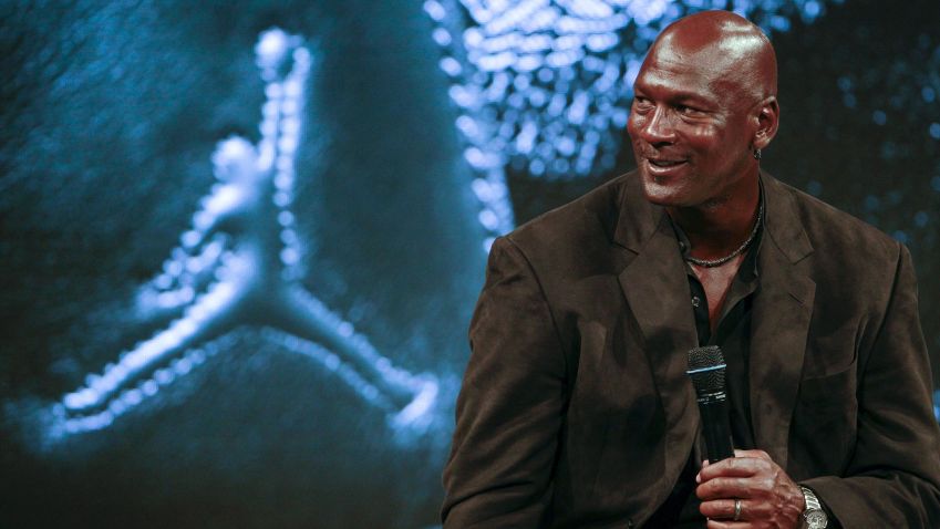 Michael Jordan construiu fortuna com linha de produtos • Foto: Catherine Steenkeste/Getty Images