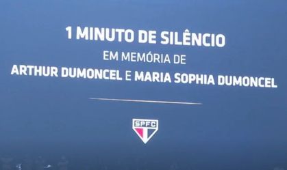 Placar do Morumbis mostra um minuto de silêncio antes de São Paulo x Grêmio