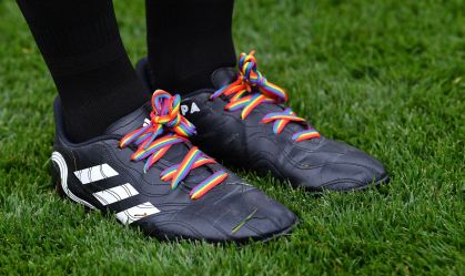 Mulheres trans não poderão jogar futebol feminino na Inglaterra e Escócia
