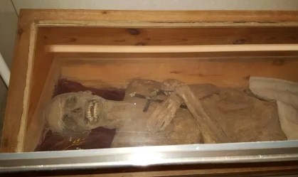 Múmia do século XVIII está bem preservada devido a embalsamamento incomum