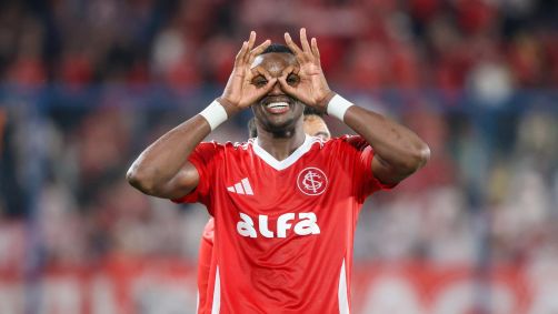 Ricardo Mathias comemora gol pelo Inter sobre o Nacional pela Libertadores
