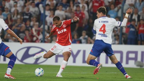 Lance de Nacional x Internacional pela Libertadores