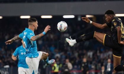 Napoli tropeça em casa e vê Inter encostar na briga pelo título