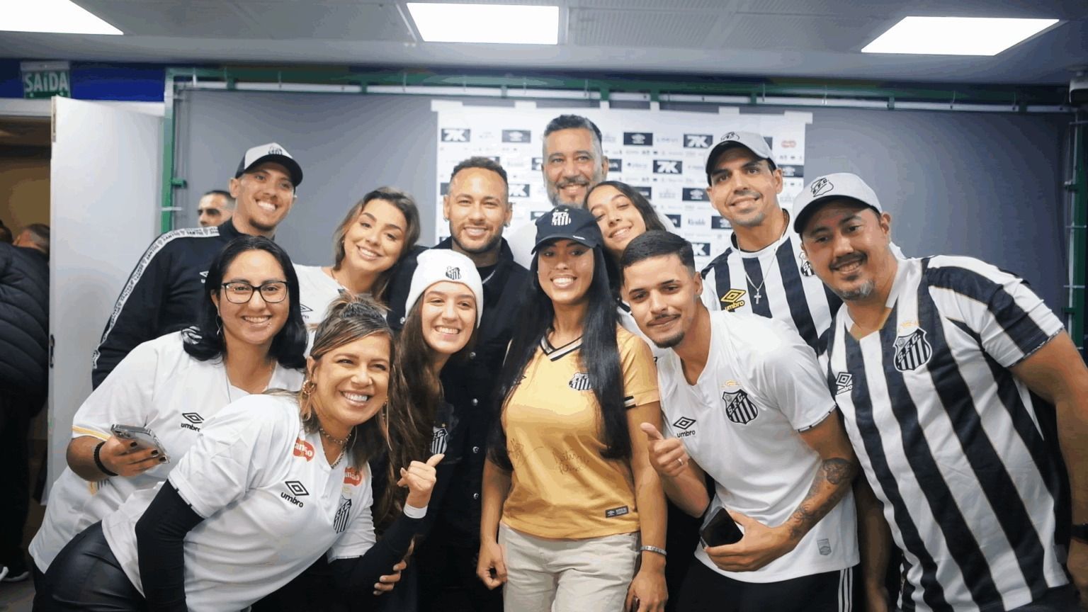 Torcedores do Santos tiveram encontro com Neymar