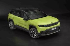 Jeep Compass deve chegar em versões híbridas e elétrica