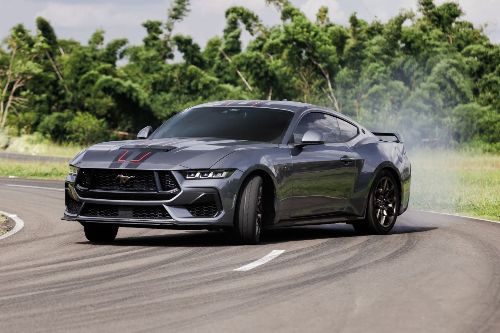 Mustang manual tem 492 cv de potência
