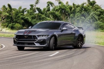 Mustang manual tem 492 cv de potência