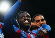 Em clima de festa, Crystal Palace vence Wolves após título histórico