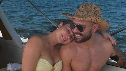 Diogo e Paolla assumiram o romance em julho de 2021 e, desde então, os dois costumam trocar declarações de amor nas redes sociais