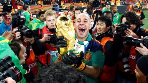 Pepe Reina, campeão do mundo pela Espanha, anunciou aposentadoria