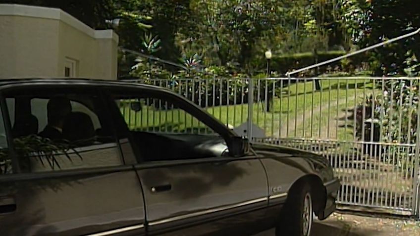 Portão da mansão de Otavio Jordão em "A Viagem" (1994) • Reprodução/Globoplay