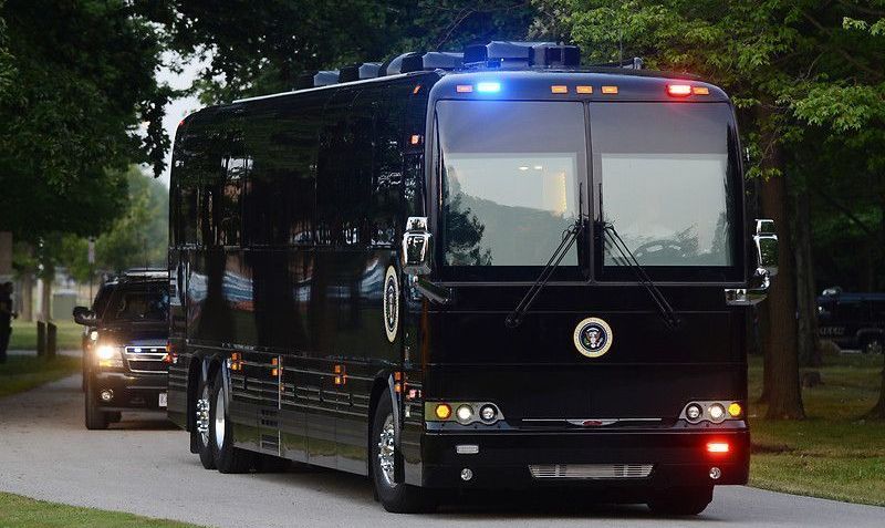 Prevost H3-45 VIP: ônibus blindado pertence à frota da Casa Branca • Creative Commons