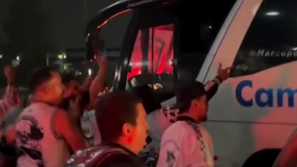 Torcedores do Vasco protestam após derrota no Brasileirão